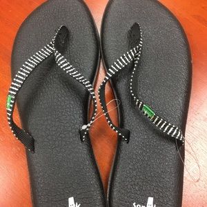 NWTO Sanuk Flip flops
